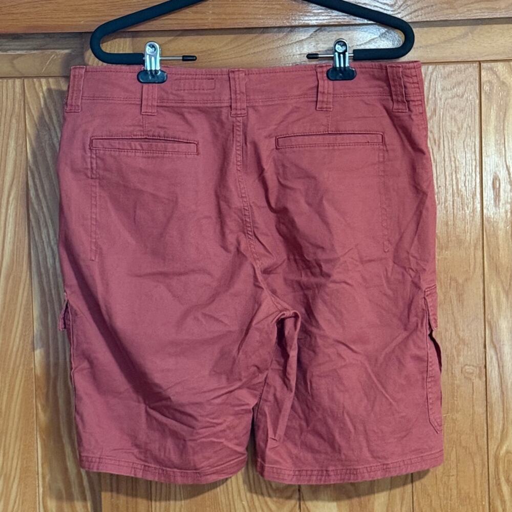 Men's Wrangler Relaxed Fit Cargo Shorts Coral Red Pink 36 - Picture 10 of 13